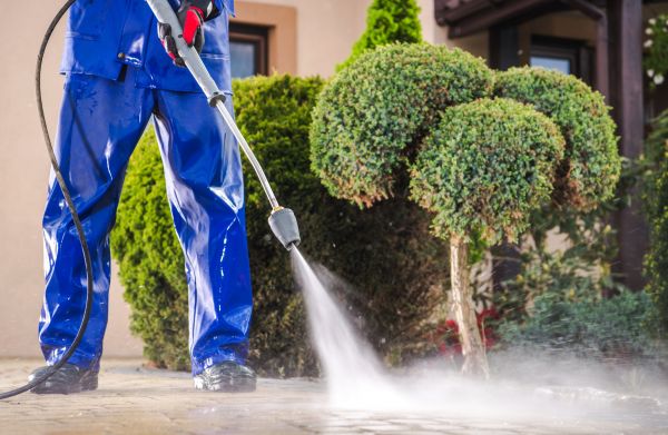 Driveway Cleaning in Easton