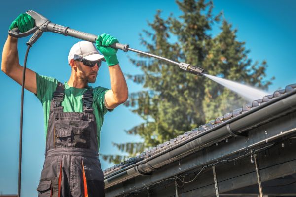 Gutter Jetting in Easton