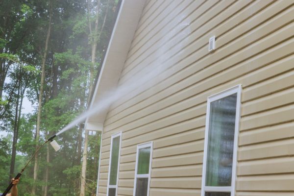 Home Siding Cleaning in Easton