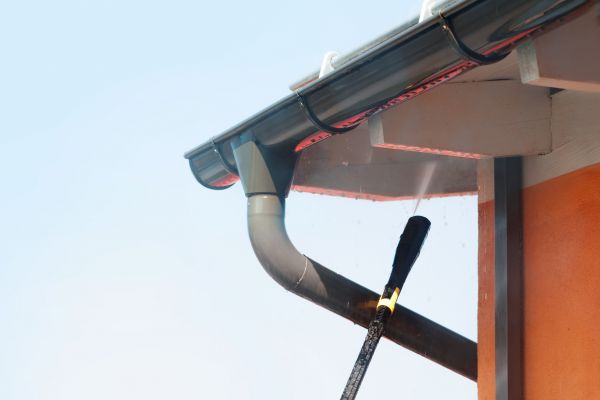 Eaves Power Washing in Easton
